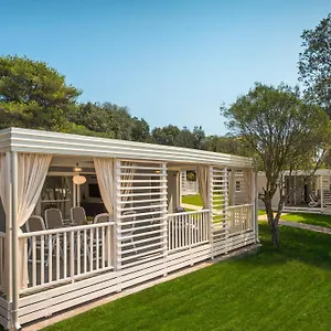 Maistra Amarin Mobile Homes רוביני